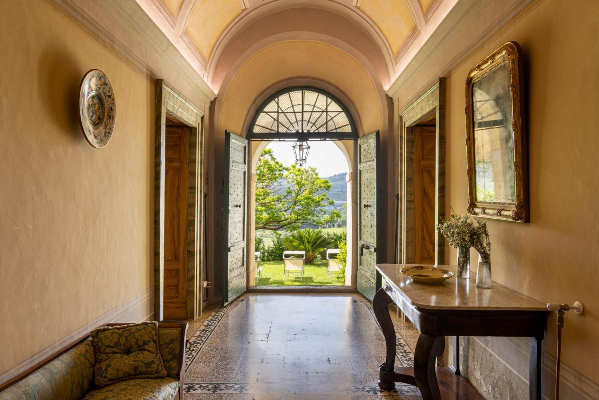 Entire Private Floor In An 1800S Frescoed Villa With Historic Park - Villa Mastrangelo Colli del Tronto Esterno foto