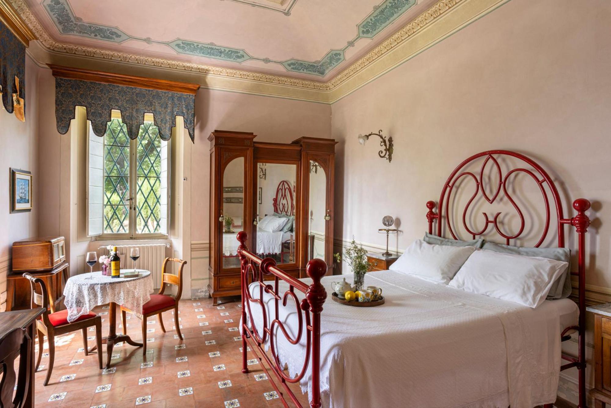 Entire Private Floor In An 1800S Frescoed Villa With Historic Park - Villa Mastrangelo Colli del Tronto Esterno foto