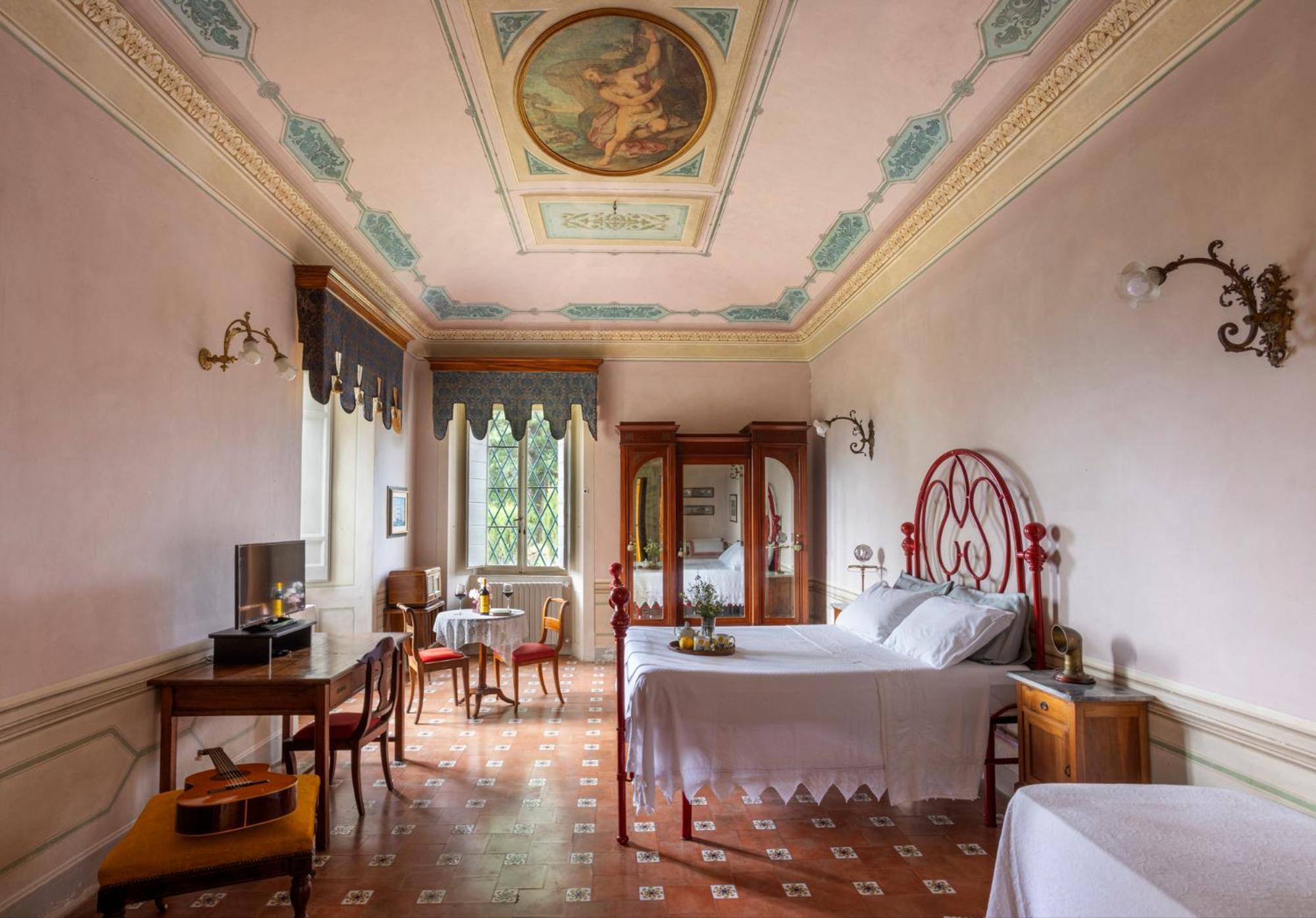Entire Private Floor In An 1800S Frescoed Villa With Historic Park - Villa Mastrangelo Colli del Tronto Esterno foto